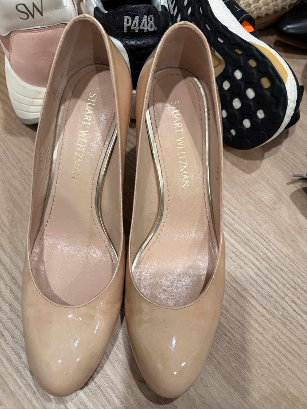 Stuart Weitzman Beige Patent Leather Pumps